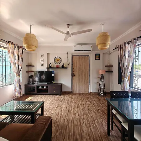 Serene-2bhk Balcony-parking-bandra Chapel Rd-cafes * Mumbai