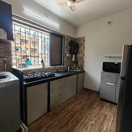 Serene-2bhk Balcony-parking-bandra Chapel Rd-cafes Mumbai