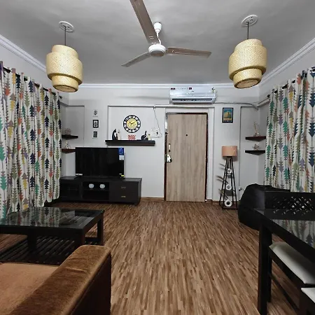 Serene-2bhk Balcony-parking-bandra Chapel Rd-cafes * Mumbai