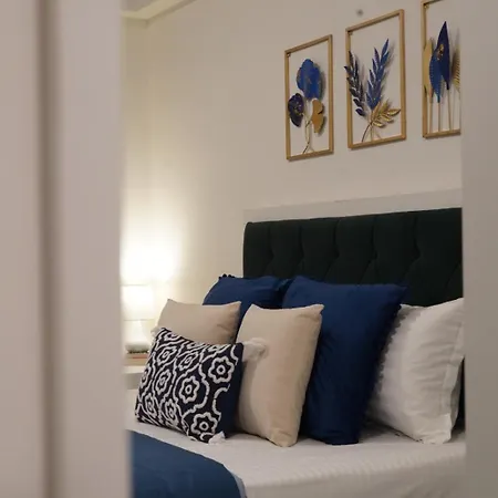 Apartment The Emerald Bloom, 2bhk Near Airport,bkc&nmacc