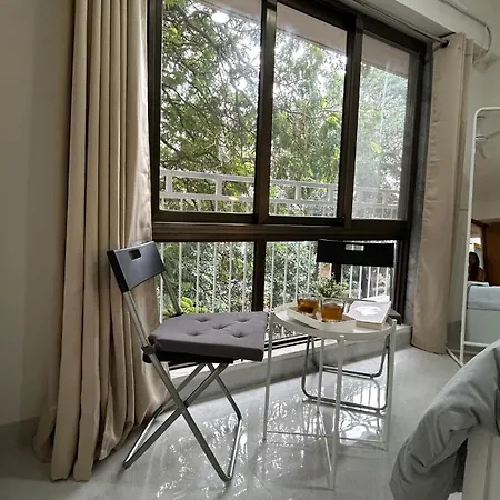 Apartment Urban Pause, 2bhk Near Bkc,airport&nmacc