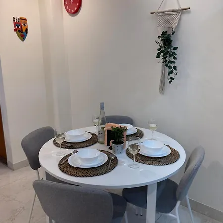 Powai, Aurora Luxe,2bhk Balcony & View Apartment Mumbai