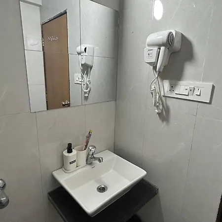 Urban Pause, 2bhk Near Bkc,airport&nmacc Apartment