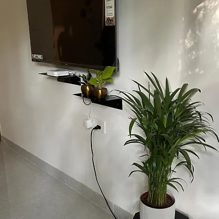 Apartment Urban Pause, 2bhk Near Bkc,airport&nmacc