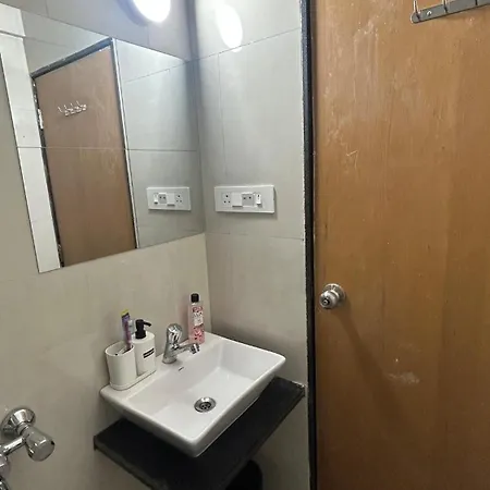 Apartment Urban Pause, 2bhk Near Bkc,airport&nmacc *