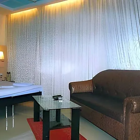 Khwaishh Presidency Hotel Mumbai