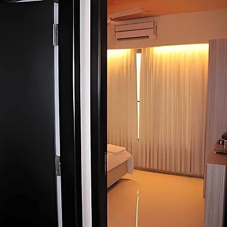 Khwaishh Presidency Hotel 3*