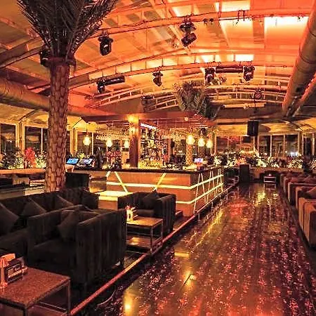 Fabhotel Adore 3* Mumbai