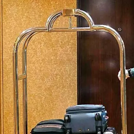 Hotel Fabhotel Adore 3*
