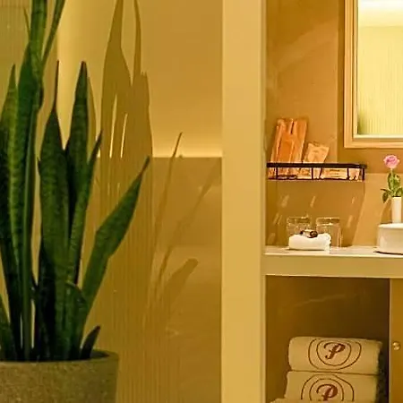 Fabhotel Adore 3*