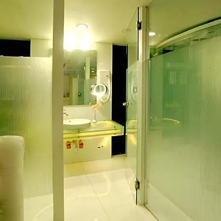 Hotel Fabhotel Adore
