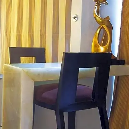 Fabhotel Adore 3*