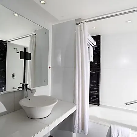 Fabhotel Adore