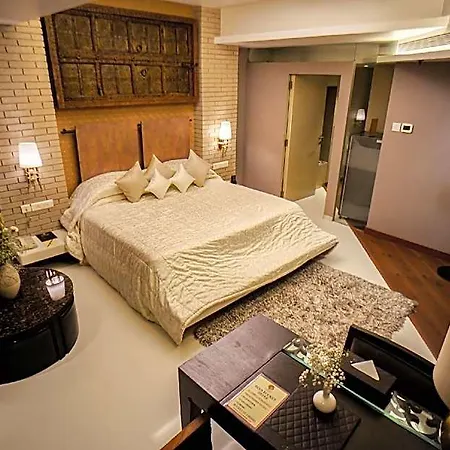 Fabhotel Adore Hotel Mumbai