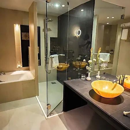Hotel Fabhotel Adore Mumbai
