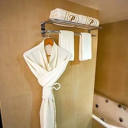 Fabhotel Adore Hotel Mumbai