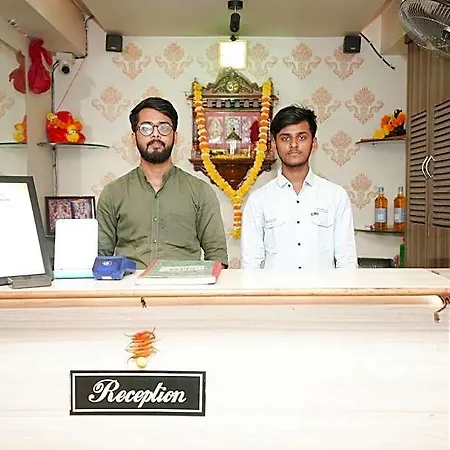 Neelkiran Hotel 3*