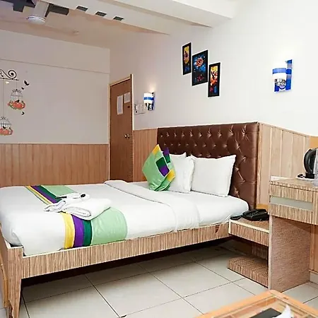 Hotel Neelkiran 3*