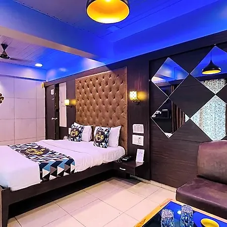 Neelkiran Hotel 3*