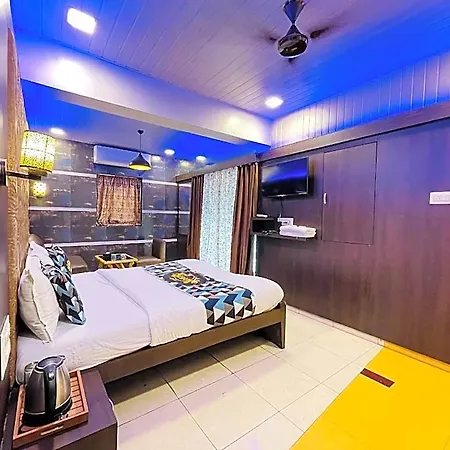 Hotel Neelkiran 3*