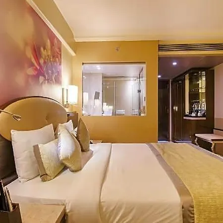 Sai Palace Grand Malad 4*