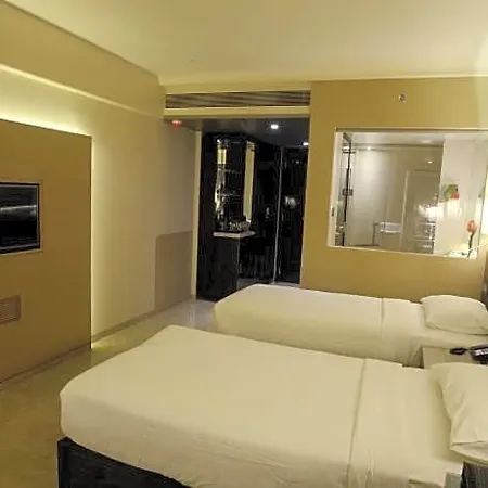 Sai Palace Grand Malad 4*