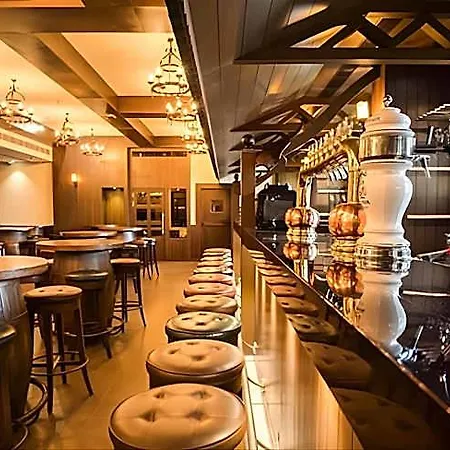 Hotel Peninsula Redpine Mumbai