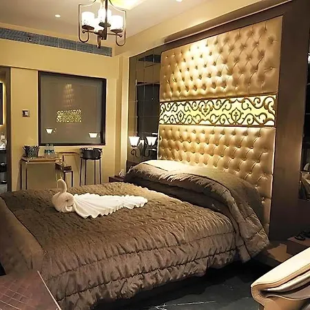 Peninsula Redpine Hotel