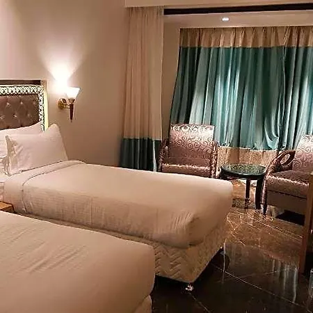 Hotel Peninsula Redpine