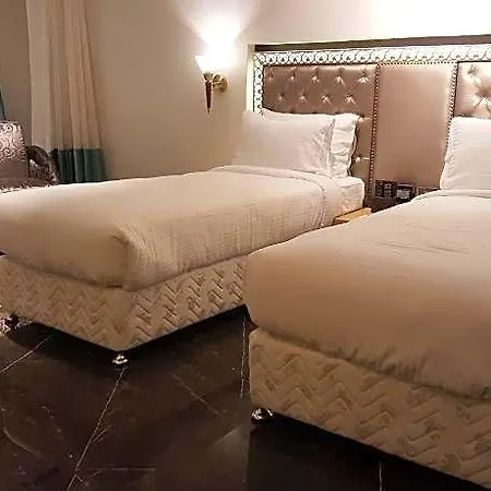 Peninsula Redpine Hotel 3*