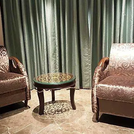 Peninsula Redpine 3* Mumbai