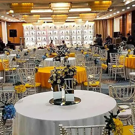 Club Emerald Hotel Mumbai