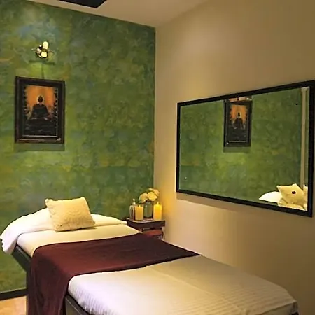 Hotel Club Emerald