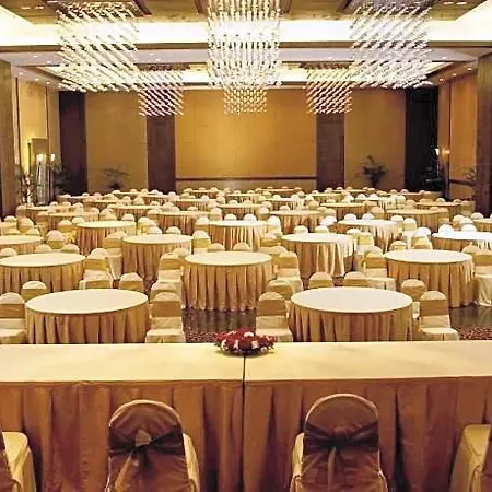 The Retreat & Convention Centre Hotel