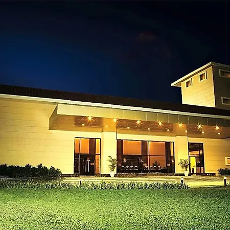 Hotel The Retreat & Convention Centre Mumbai