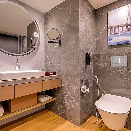 Grand Hometel A Sarovar Hotel 3*