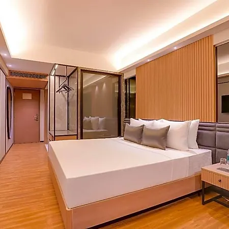 Grand Hometel A Sarovar 3*