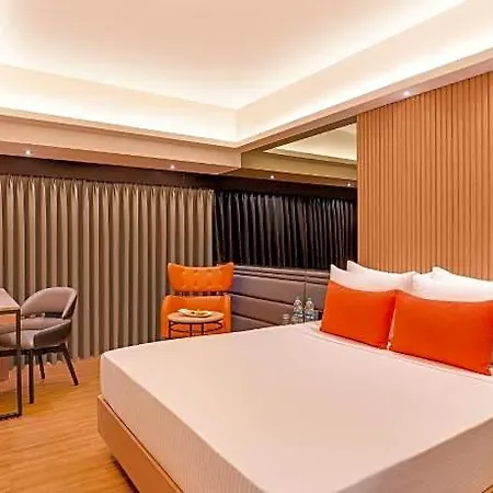 Grand Hometel A Sarovar