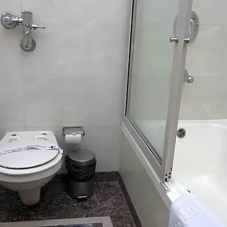 Hotel Suncity Apollo - Gateway Of India 3*