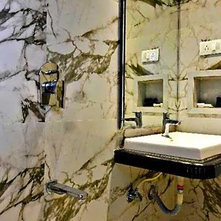 Mina International 3*