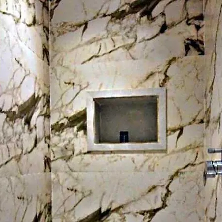 Hotel Mina International
