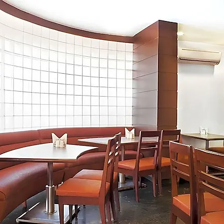 Hotel Lucky Near Nesco Mumbai