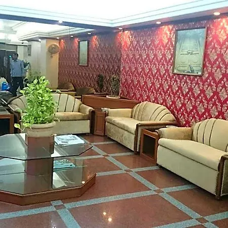 Mogul Palace - Near Masjid Bunder Hotel