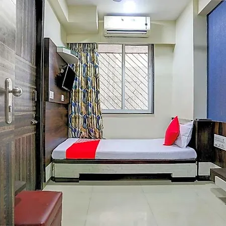 Hotel Nishita Residency 3*