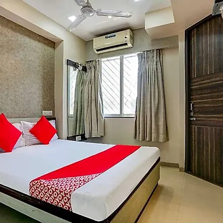 Nishita Residency Hotel 3*