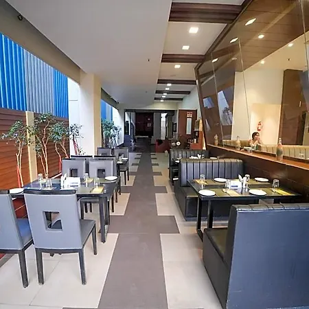 Hotel The Altruist Andheri 3*