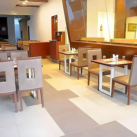 Hotel The Altruist Andheri