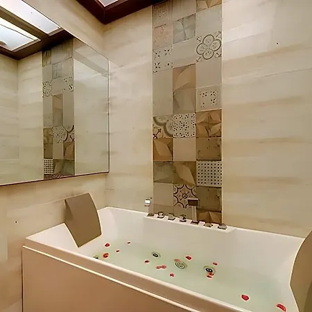 Regal Enclave 3* Mumbai