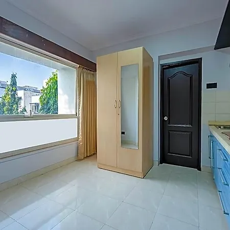 Landmark Apartment *