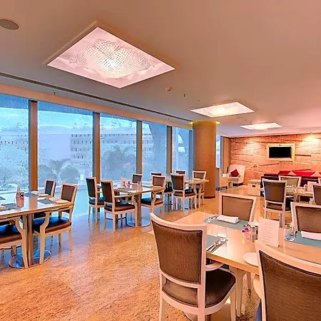 Hotel Niranta Airport Transit & Lounge Terminal 2 Arrivals/landside 4*